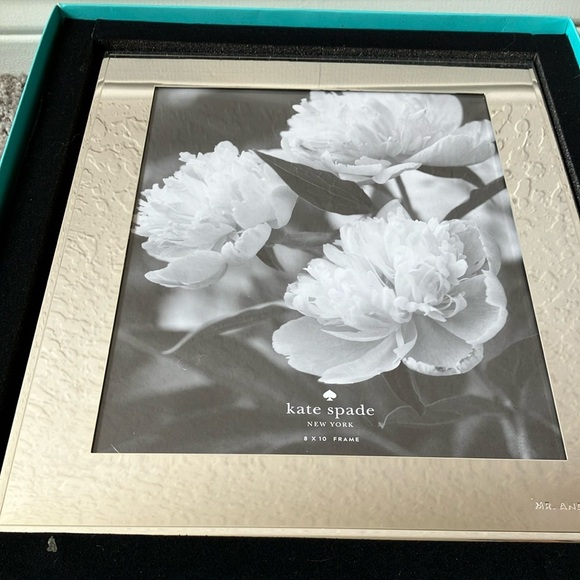 Kate Spade: Darling Point Silver Plate Mirrored Picture Frame- “Mr & Mrs”-8”x10” - Picture 4 of 15